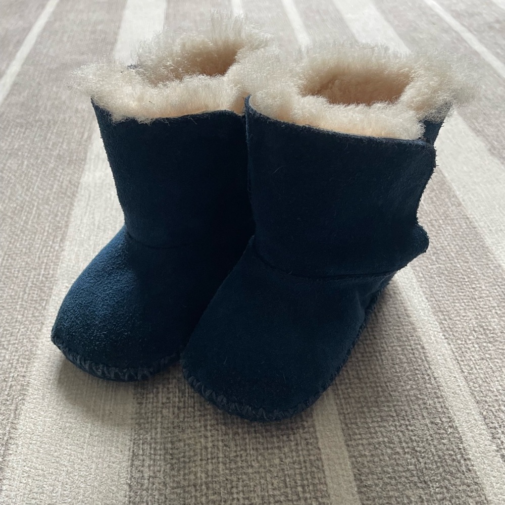 Navy toddler Ugg boots size 4 5